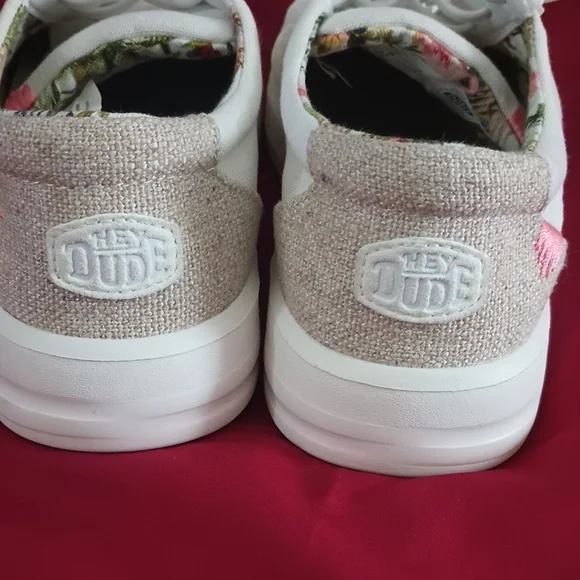 Hey Dude Women's White and Pink Sneakers Size 10W Great Condition 🌺 Spring - Picture 6 of 10